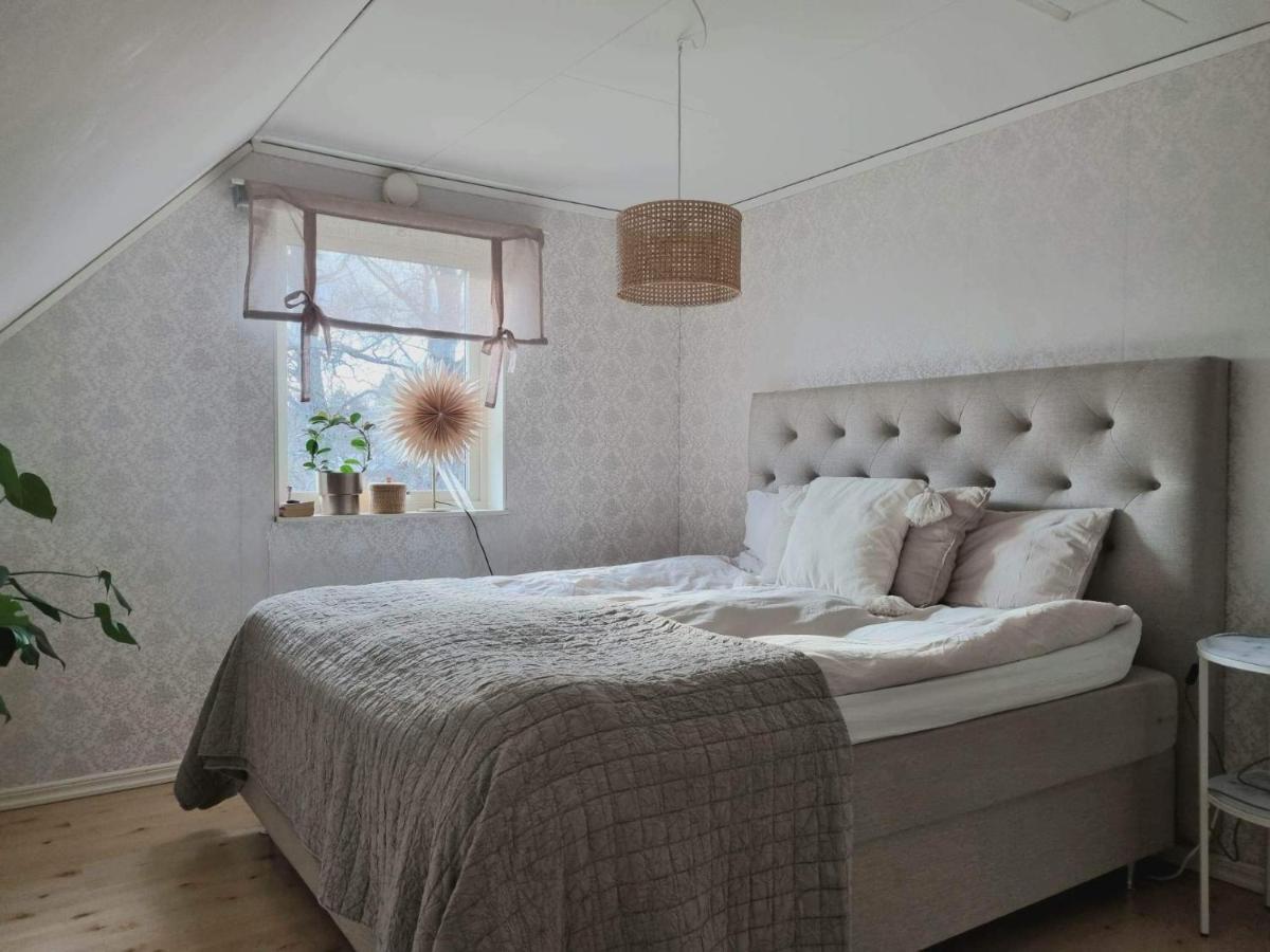 Vintrosa Hus I Lugnt Omrade, 15 Min Fran Oerebroヴィラ エクステリア 写真