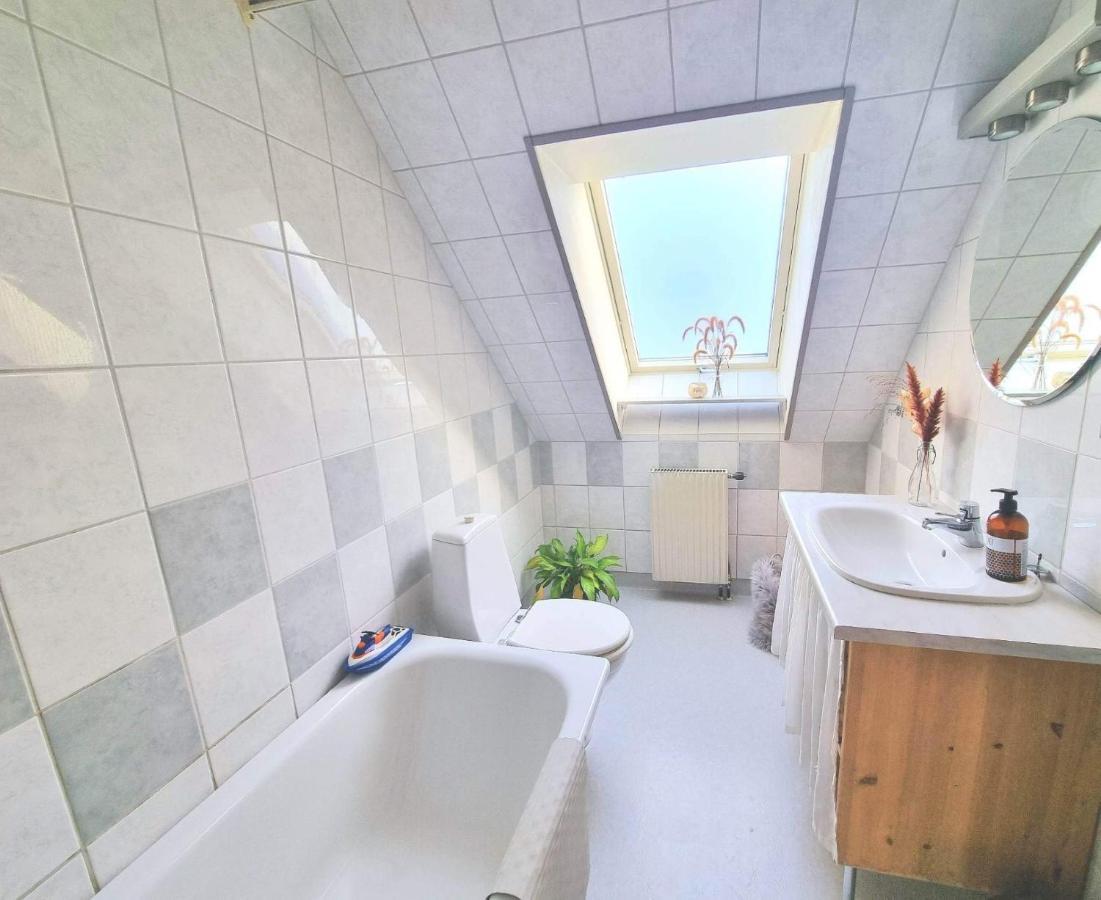 Vintrosa Hus I Lugnt Omrade, 15 Min Fran Oerebroヴィラ エクステリア 写真